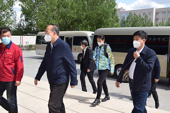 1654139245827494 吉林副省长吴靖平视察J9集团出产基地